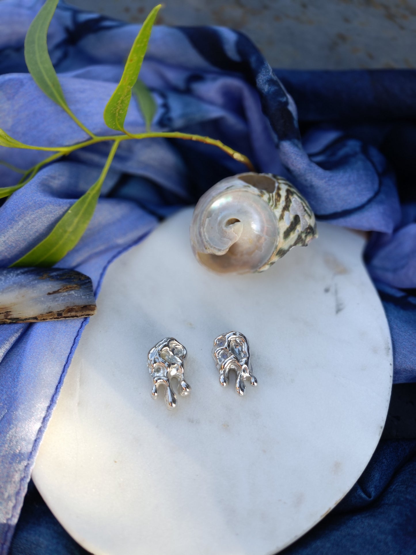 Molten Orbit Solid Studs Earrings