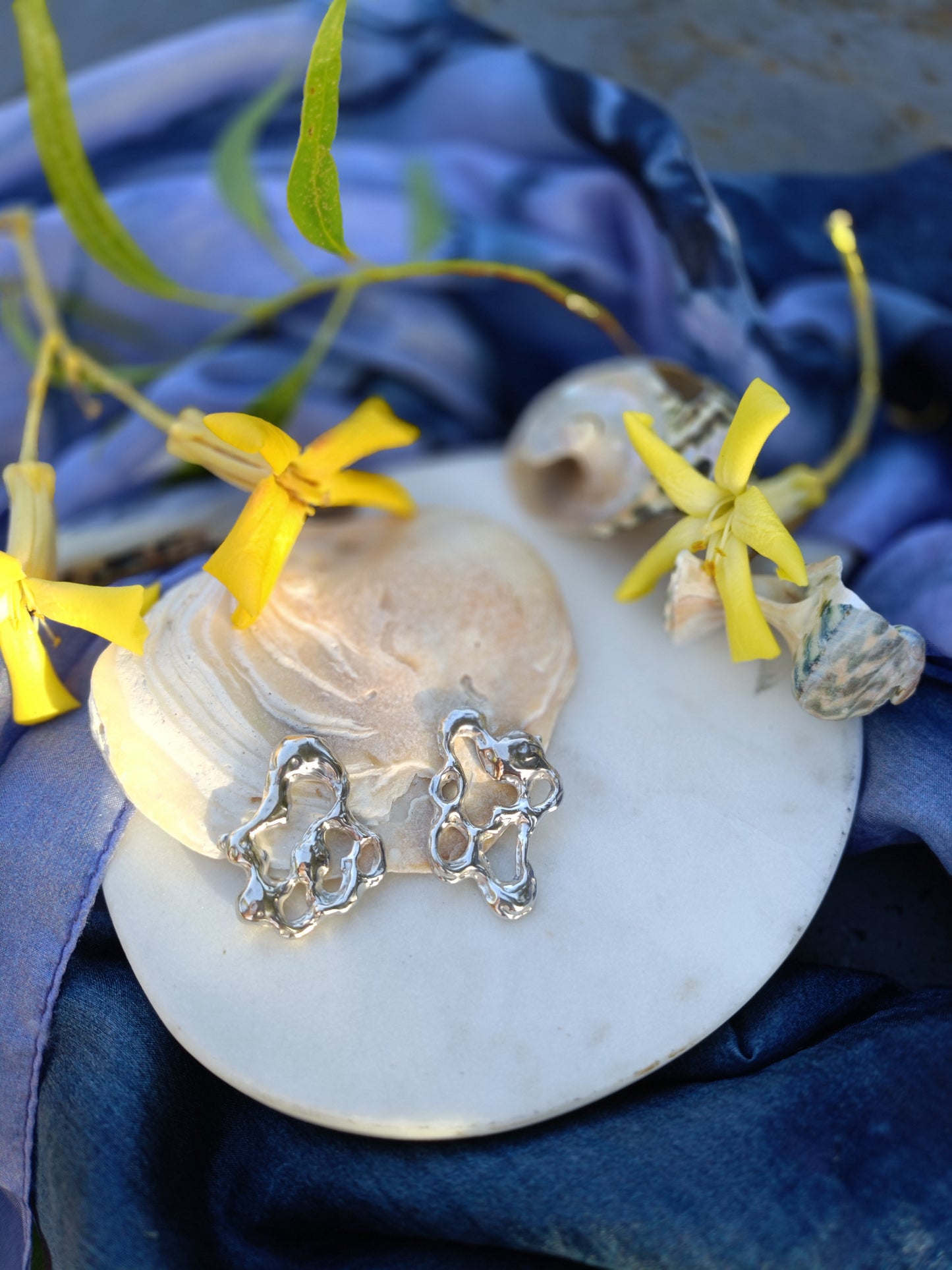 Contour Studs Earrings
