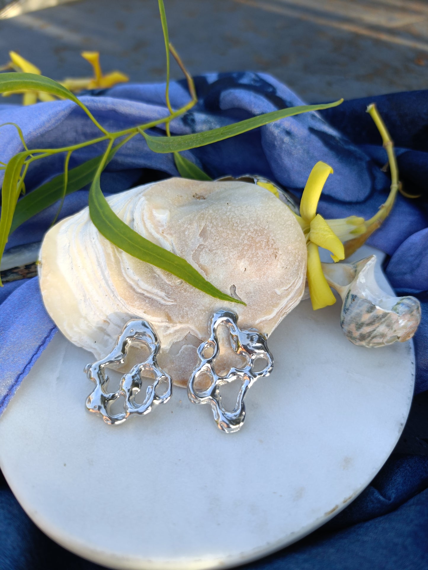 Contour Studs Earrings