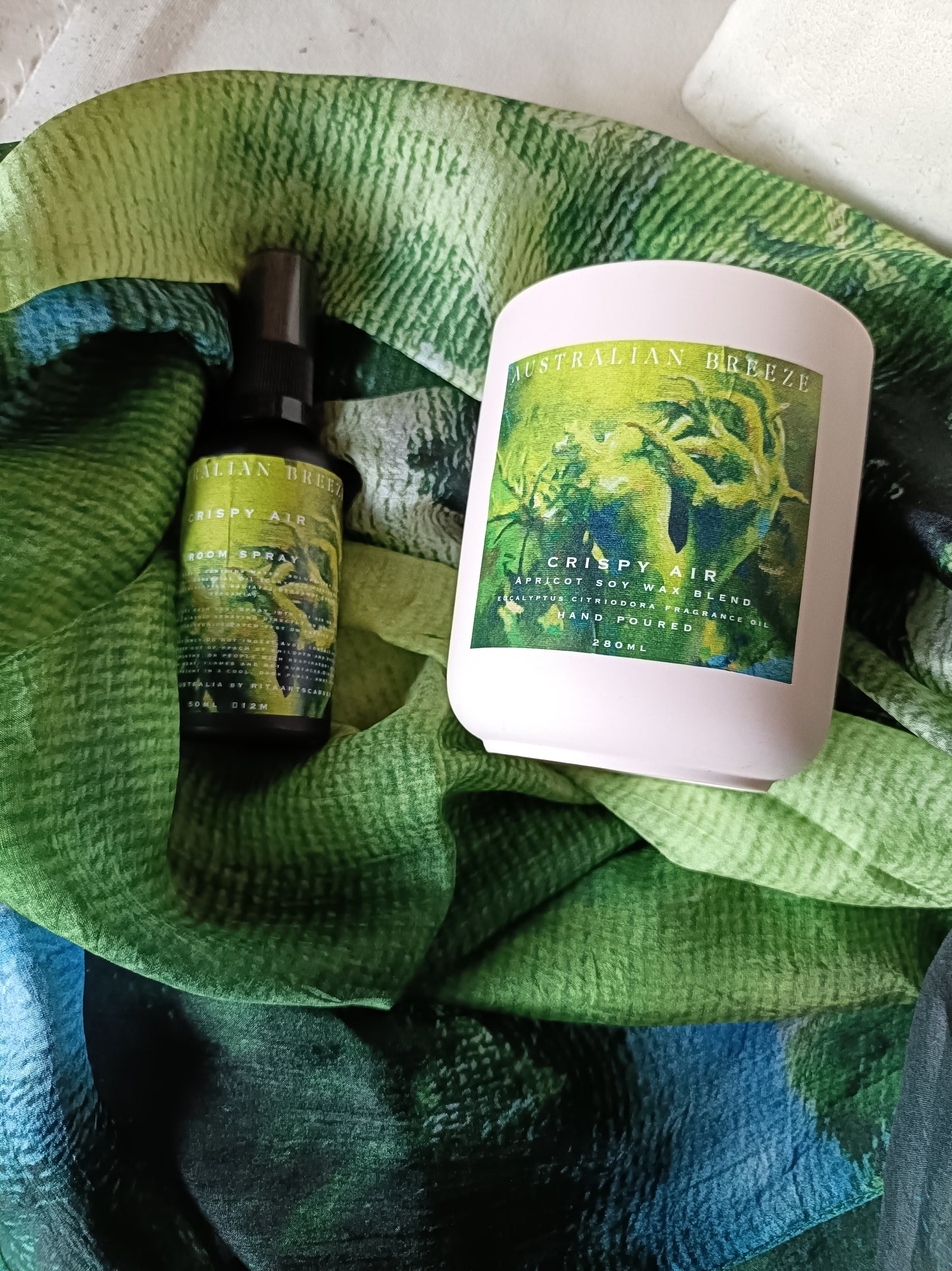Crispy Air Gift Set – Scarf, Candle & Room Spray