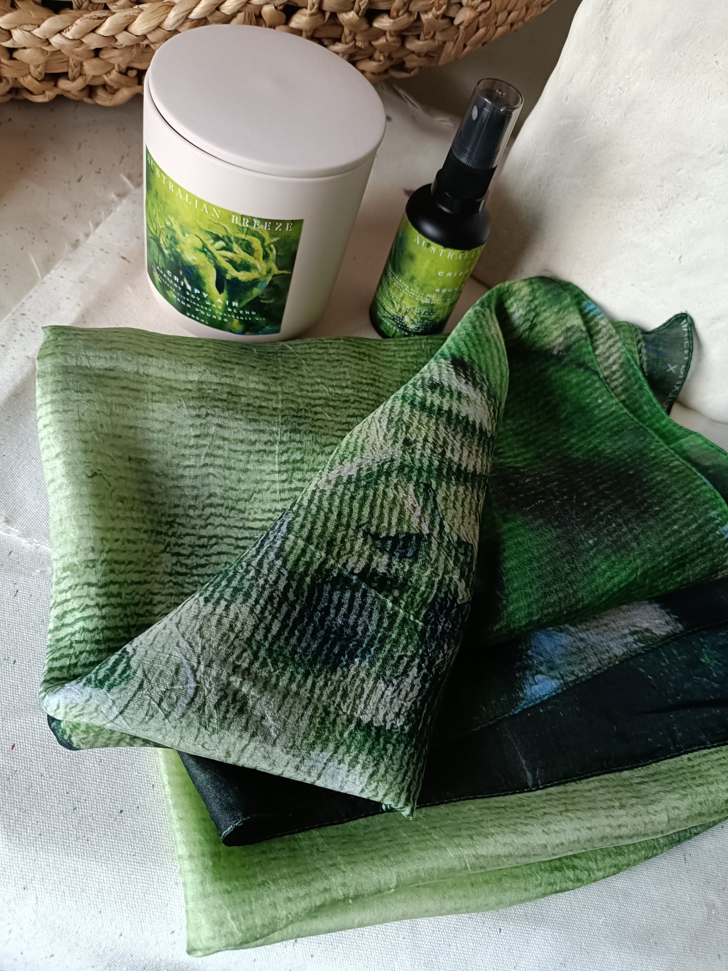 Crispy Air Gift Set – Scarf, Candle & Room Spray